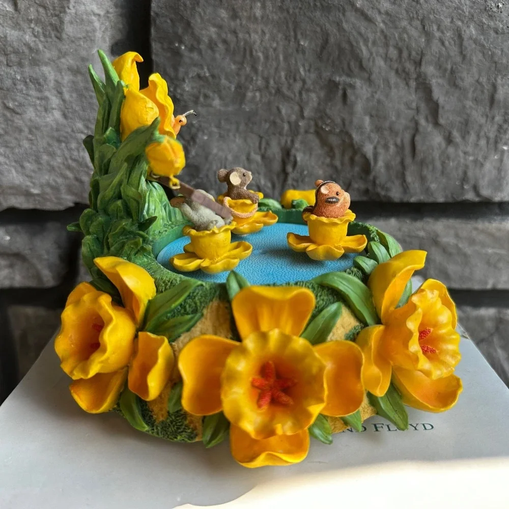 Fitz and Floyd Teeny Tiny Tails Music Box Daffodil Twirl Cottage Grandmacore EUC